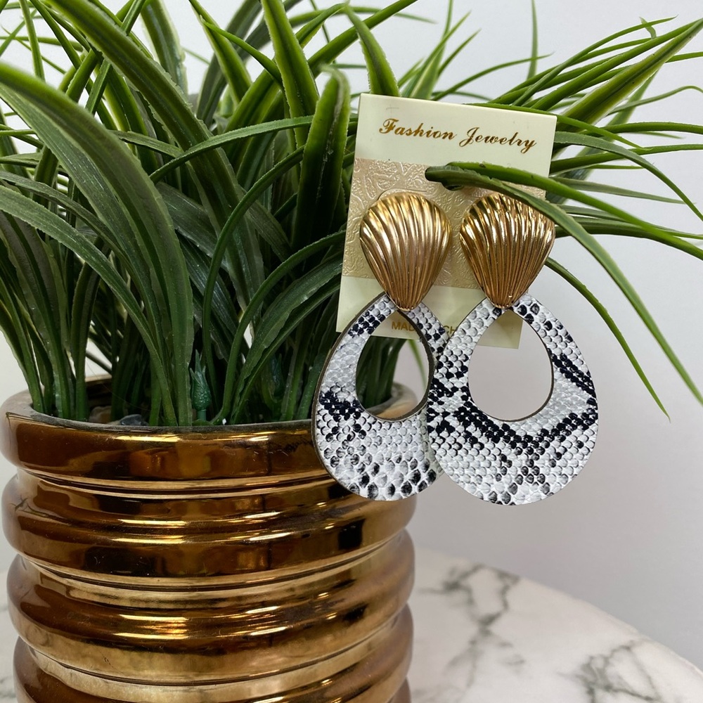 ‼️ Black White Snake Print Drop Earrings Jewelry